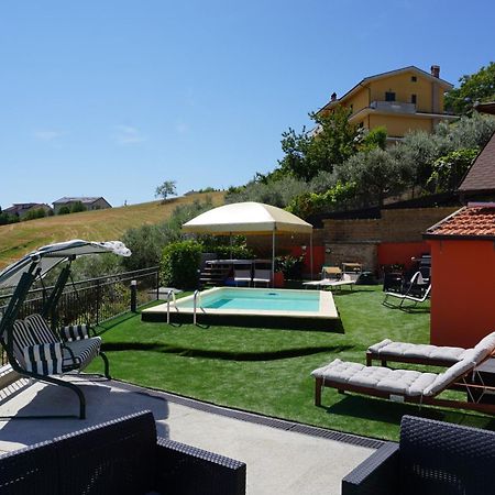 La Terrazza Motta Panzió Atri Kültér fotó