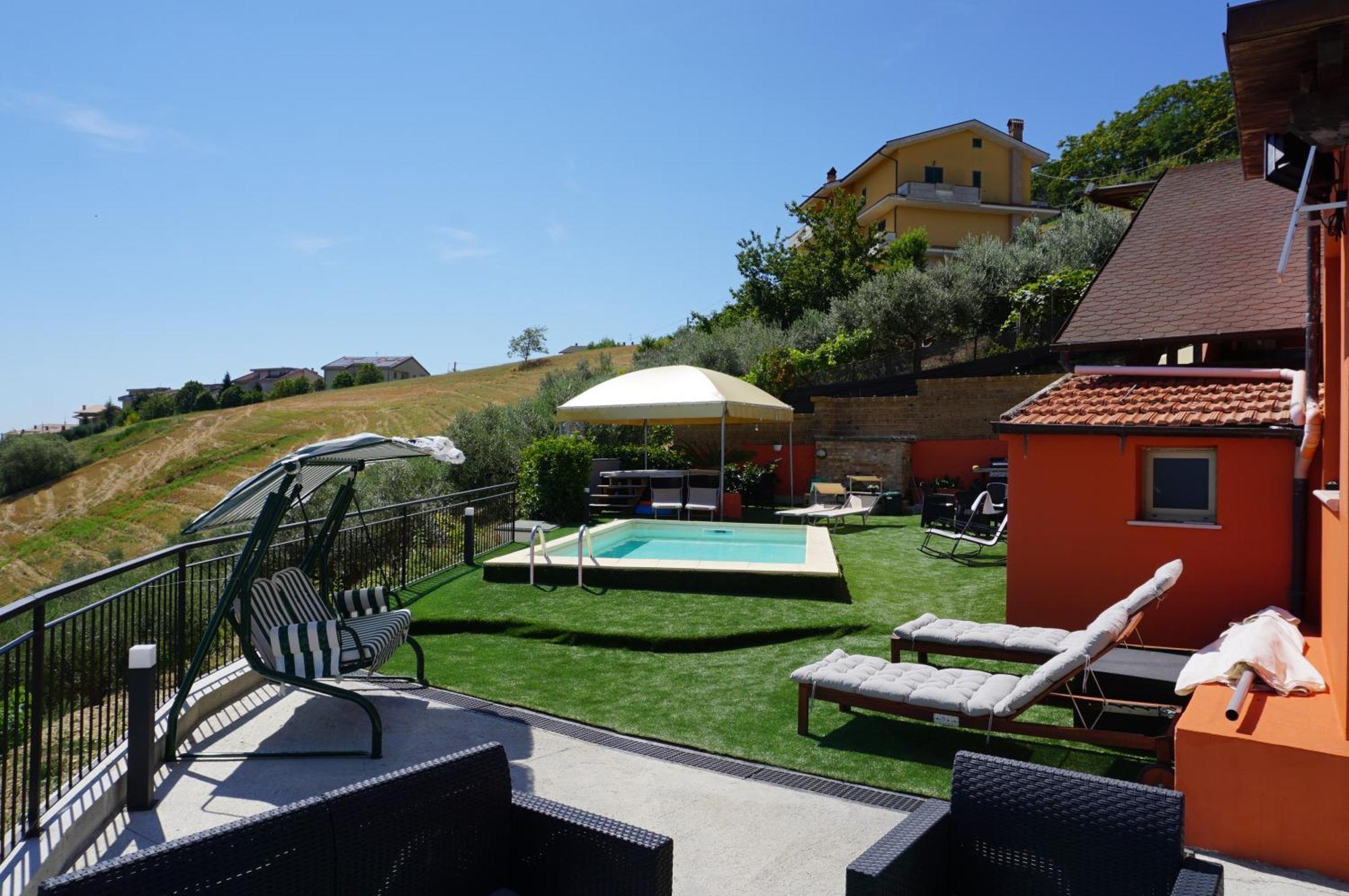 La Terrazza Motta Panzió Atri Kültér fotó