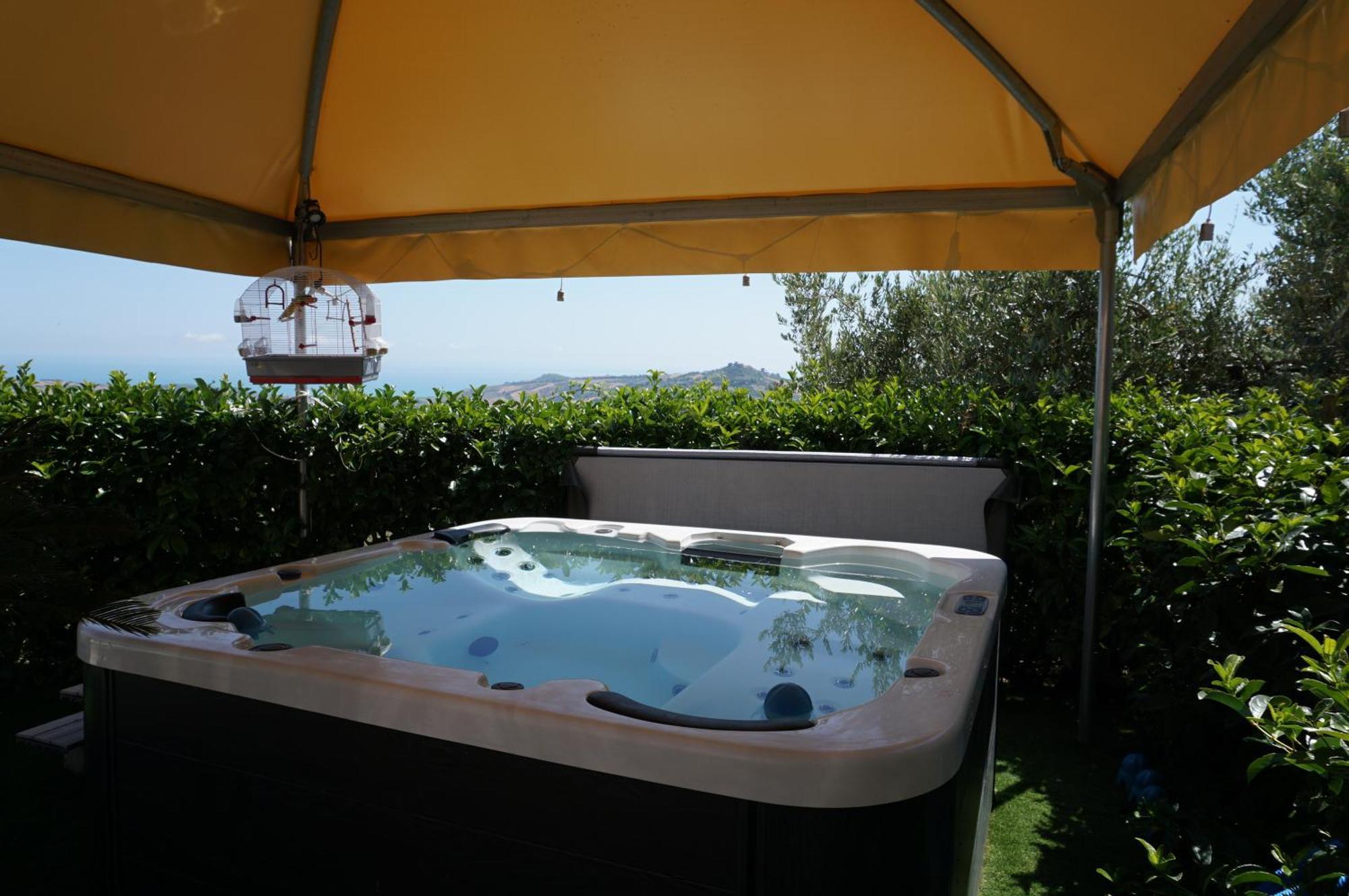 La Terrazza Motta Panzió Atri Kültér fotó